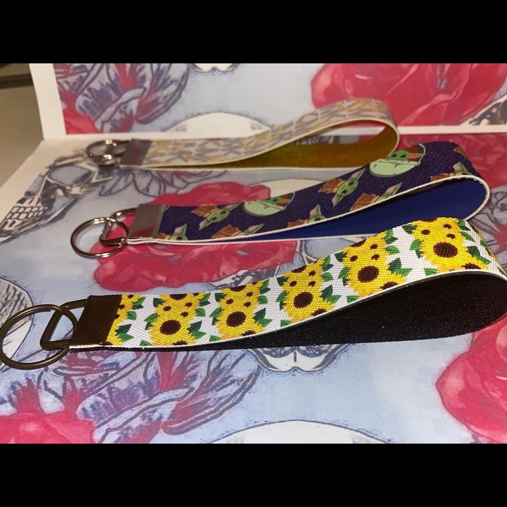 Wrist keychains - Picture 3 of 15